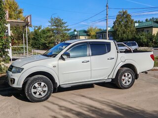 2014 Mitsubishi L200 IV Рестайлинг, белый, 1440000 рублей, вид 1
