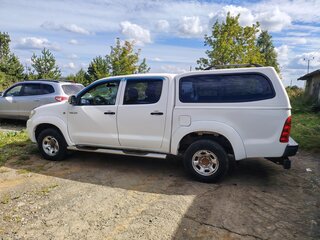 2010 Toyota Hilux VII, белый, 1700000 рублей, вид 3