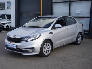 2016 Kia Rio III Рестайлинг, серебристый, 920000 рублей, вид 1
