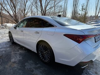 2022 Toyota Avalon V, белый, 3400000 рублей, вид 2