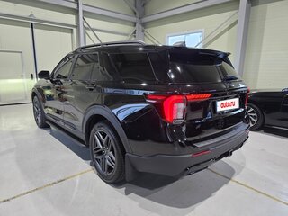 2025 Ford Explorer VI Рестайлинг, чёрный, 7437700 рублей, вид 4