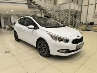 2015 Kia Ceed II, белый, 1380000 рублей, вид 3
