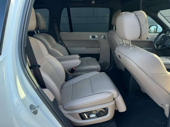 2026 Li Auto (Lixiang) L9 52.3 kWh I Рестайлинг, белый, 11990000 рублей - вид 29