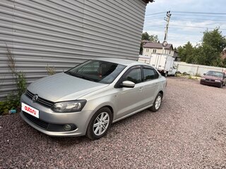 2013 Volkswagen Polo V, серебристый, 700000 рублей, вид 2