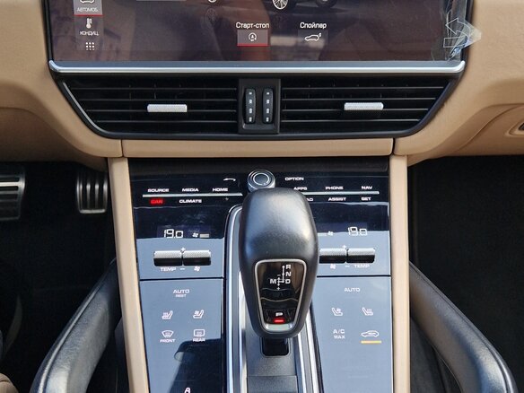 2018 Porsche Cayenne Turbo III, голубой, 9050000 рублей - вид 16