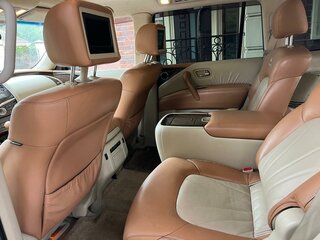 2011 Infiniti QX56 II, серебристый, 1400000 рублей, вид 4