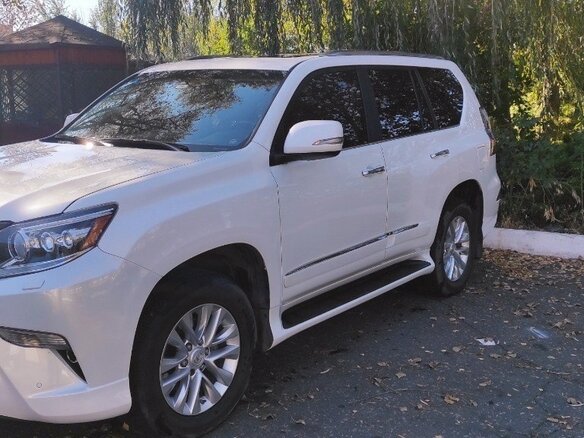 2017 Lexus GX 460 II Рестайлинг, белый, 5000000 рублей