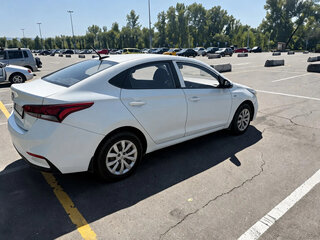 2018 Hyundai Solaris II, белый, 799000 рублей, вид 2
