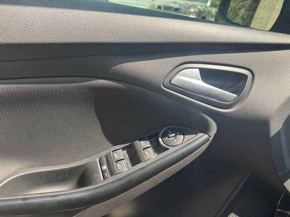 2012 Ford Focus III, чёрный, 1050000 рублей - вид 7