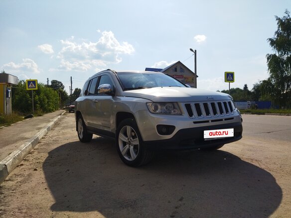 2011 Jeep Compass I Рестайлинг, серебристый, 900000 рублей - вид 5