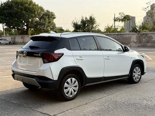 2023 Toyota Yaris L XP150 Рестайлинг, белый, 1055000 рублей, вид 4