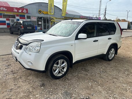 2011 Nissan X-Trail II Рестайлинг, белый, 980000 рублей, вид 1