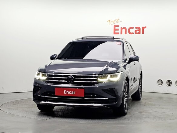 2024 Volkswagen Tiguan II Рестайлинг, серый, 3750000 рублей - вид 2