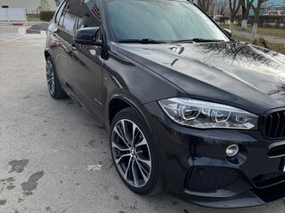 2018 BMW X5 40d III (F15), чёрный, 4500000 рублей, вид 3