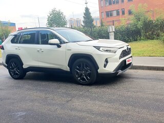 2020 Toyota RAV4 V (XA50), белый, 4500000 рублей, вид 2