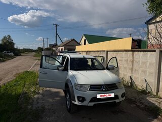 2014 Mitsubishi L200 IV Рестайлинг, белый, 1517000 рублей, вид 2