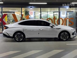 2023 Hyundai Sonata VIII (DN8) Рестайлинг, белый, 2210000 рублей, вид 3
