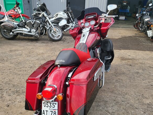 2011 Harley-Davidson CVO Road Glide, красный, 1650000 рублей - вид 9
