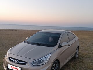 2013 Hyundai Solaris I, бежевый, 955000 рублей, вид 1