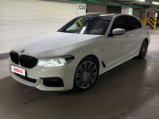 2020 BMW 5 серии 530i xDrive VII (G30/G31/G38), белый, 4950000 рублей, вид 1