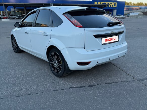 2011 Ford Focus II Рестайлинг, белый, 550000 рублей - вид 4