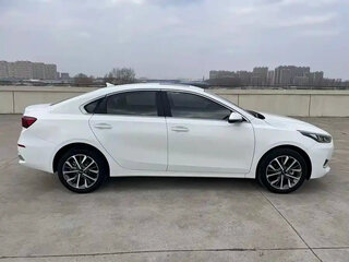 2022 Kia K3 II (China Market), белый, 1527000 рублей, вид 4