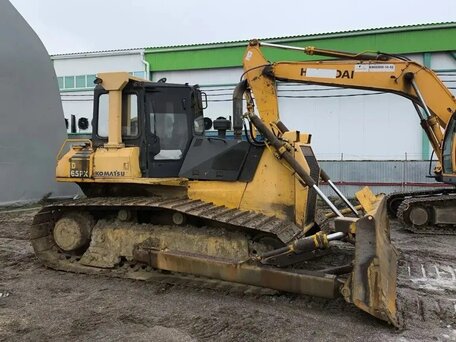 2005 Komatsu D65, жёлтый, 8700000 рублей, вид 3