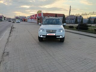2013 Chevrolet Niva I Рестайлинг, белый, 600000 рублей, вид 1