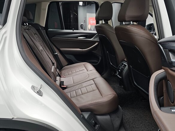 2024 BMW X3 20i xDrive III (G01) Рестайлинг, белый - вид 9