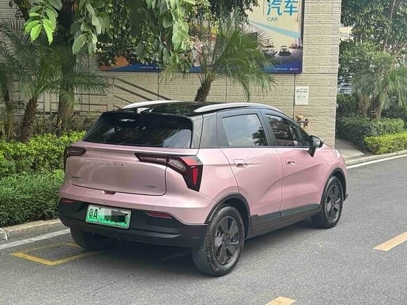 2023 Geely Geometry E 39.4 kWh, розовый - вид 5