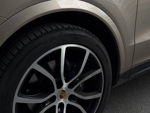 2019 Porsche Cayenne III, коричневый, 5500000 рублей - вид 6