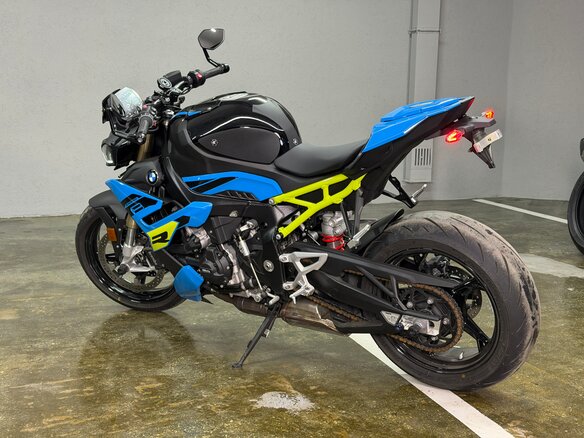2025 BMW S 1000 R, синий, 1950000 рублей - вид 16
