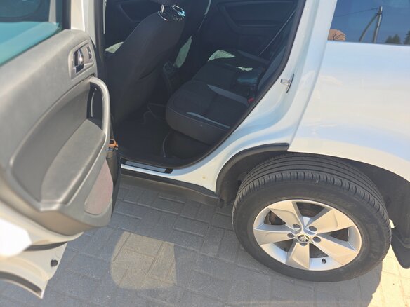 2015 Skoda Yeti I Рестайлинг, белый, 1200000 рублей - вид 13