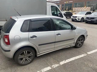 2002 Volkswagen Polo IV, серебристый, 135000 рублей, вид 1