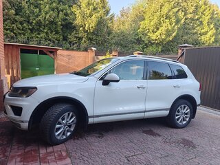 2017 Volkswagen Touareg II Рестайлинг, белый, 3450000 рублей, вид 4