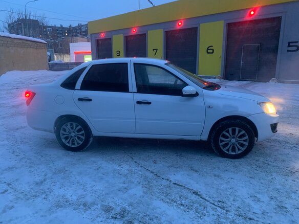 2012 Lada (ВАЗ) Granta I, белый, 210000 рублей - вид 4