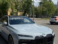 2023 BMW 7 серии 740d xDrive VII (G70), серый, 15700000 рублей - вид 4