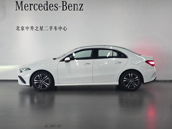2023 Mercedes-Benz A-Класс 180 Long IV (W177) Рестайлинг, белый, 1640000 рублей - вид 2