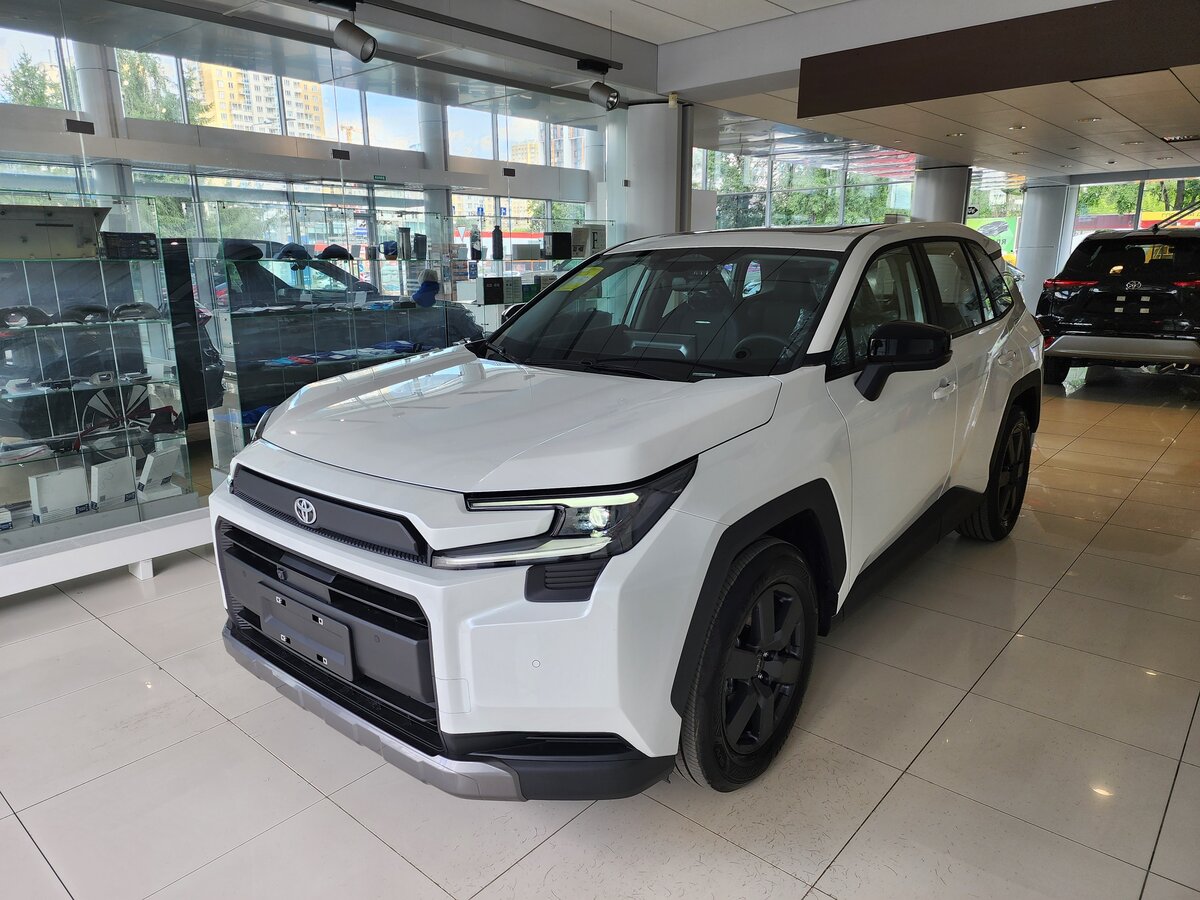 Открыть фотографии: Toyota RAV4 VI (XA60)