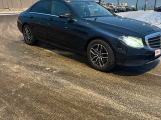 2018 Mercedes-Benz E-Класс 200 V (W213, S213, C238), чёрный, 2300000 рублей, вид 3