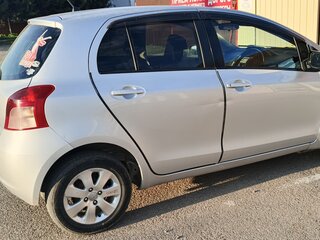 2007 Toyota Vitz II (XP90), серебристый, 500000 рублей, вид 2