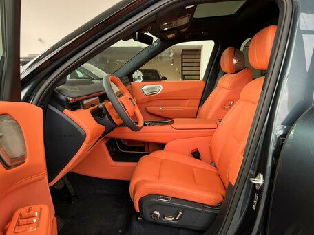 Lynk & Co 900