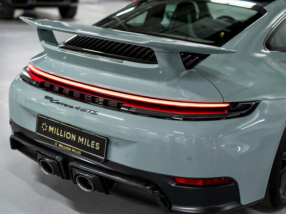 2026 Porsche 911 Carrera 4 GTS VIII (992) Рестайлинг, зелёный, 29000000 рублей - вид 11