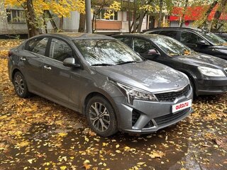 2020 Kia Rio IV Рестайлинг, серый, 2000000 рублей, вид 2