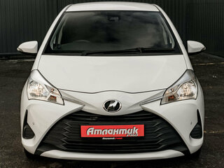 2019 Toyota Vitz III (XP130) Рестайлинг 2, белый, 980000 рублей, вид 2