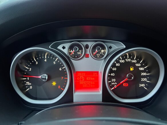 2011 Ford Focus II Рестайлинг, красный, 857000 рублей - вид 22