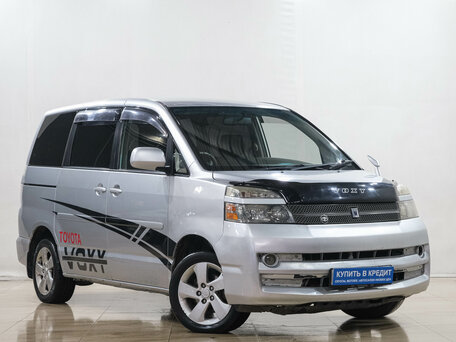 Toyota Voxy I (R60)