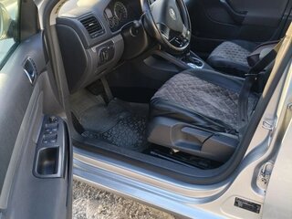 2008 Volkswagen Golf V, серебристый, 650000 рублей, вид 4
