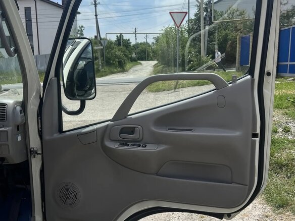 2004 Toyota Dyna, белый, 1450000 рублей - вид 21