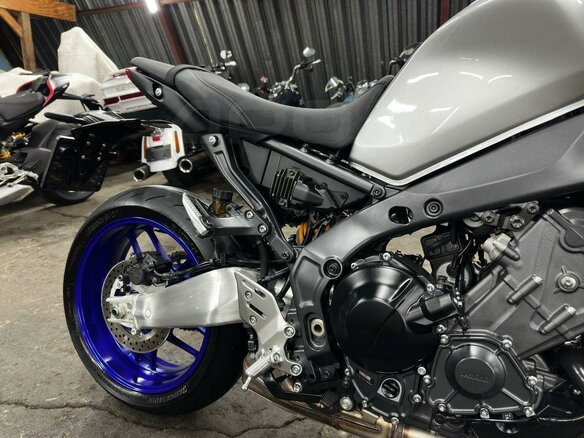 2023 Yamaha MT-09 (FZ-09), серебристый, 1150000 рублей - вид 19